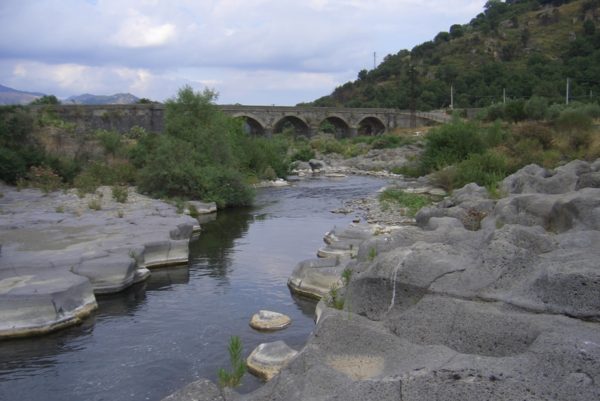 Die Alcantara - Schlucht aus Lavagestein - Sizilien