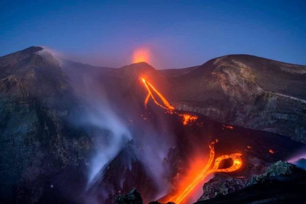 Atna Ausbruch 2020 Atna Ein Seltsamer Ausbruch In Der Voragine Go Etna