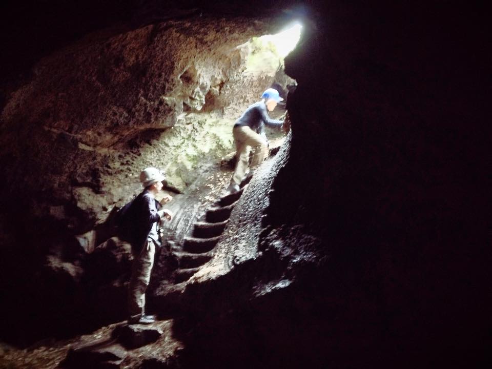 Etna Lava Grotte